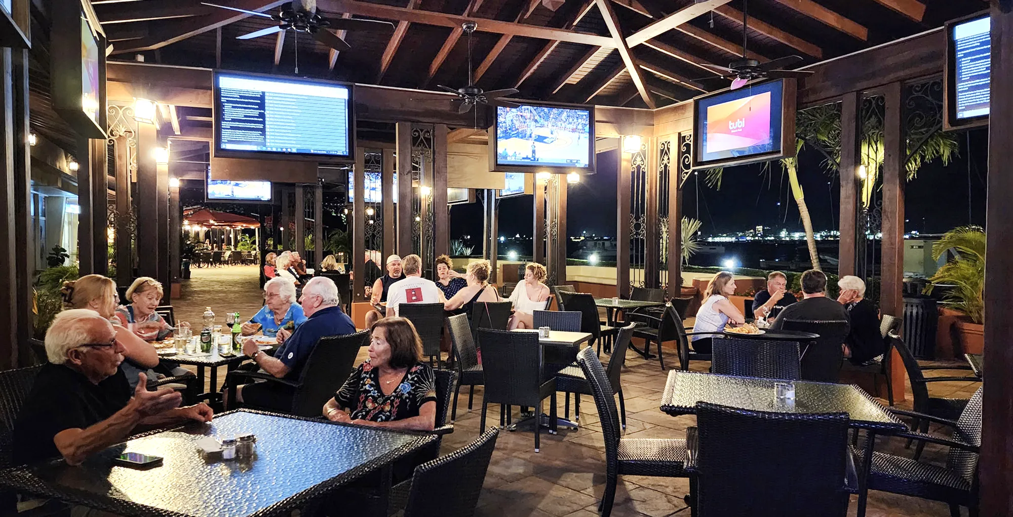 Replay Restaurant & Bar - Simpson Bay Resort
